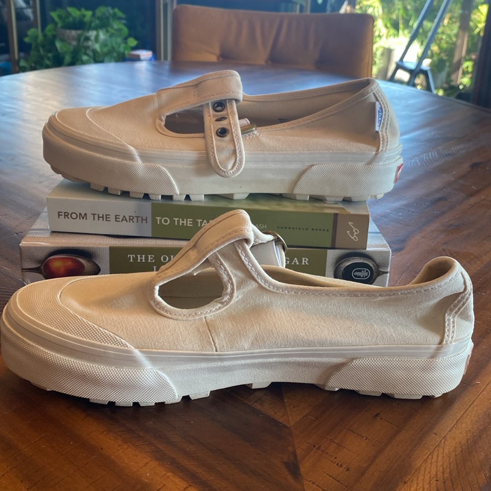 COPY - Brand new never worn women’s Vans - Picture 2 of 6